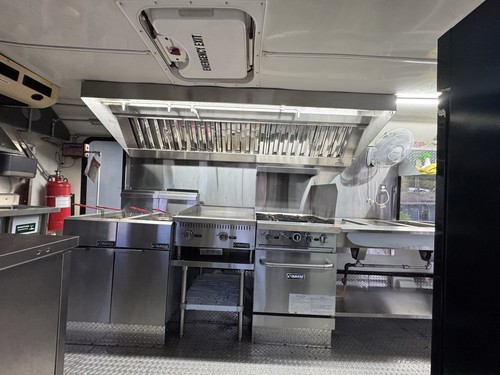 Fully equipped food - fully, truck