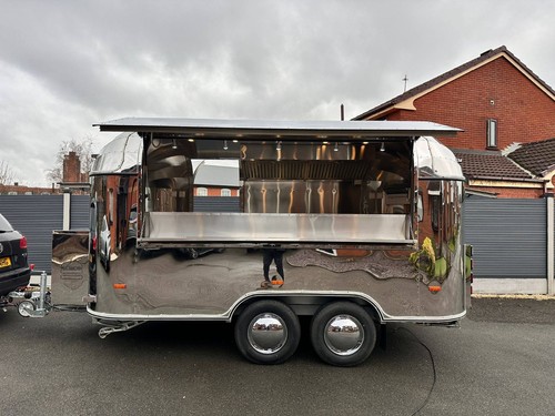 Mobile food truck fully
