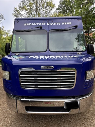 Freightliner food truck - truck,